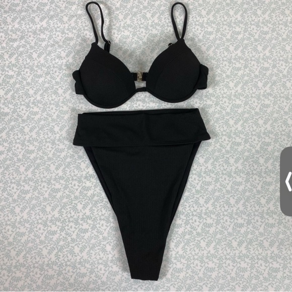 Beautiful bikini set - Picture 2 of 4